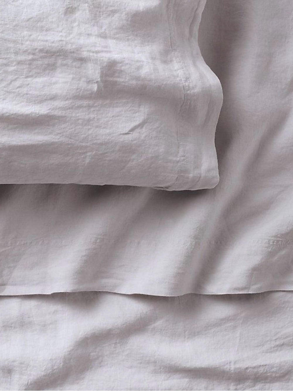 Garnet Hill Relaxed Organic Linen
Solid King Lotus Sheet Set